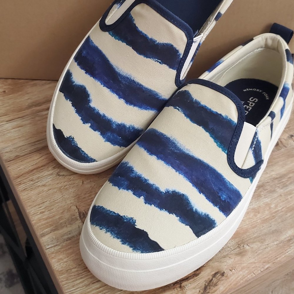 *NEW* Sperry Crest TG Tie Dye - Navy - Size 8M
